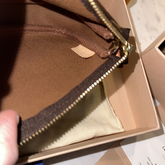 *AUTHENTIC* - Picture 12 of 15